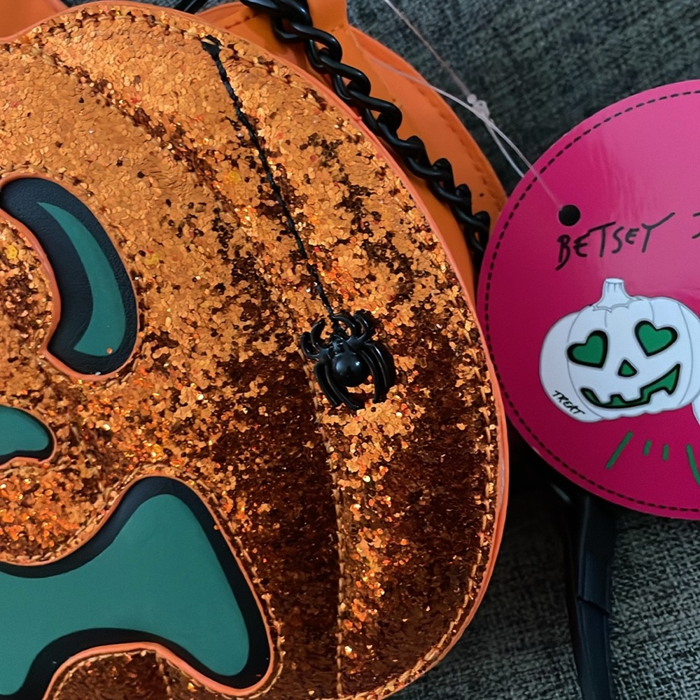 Glow in the dark double sided Pumpkin Glitter crossbody bag - Picture 5 of 6
